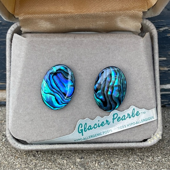 Glacier Pearle matching pendant necklace and earring set - Picture 5 of 7